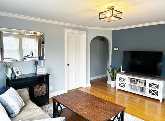 White Chooz Painters logo with blue background placeholder for paintig company logos