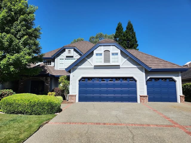 White Chooz Painters logo with blue background placeholder for paintig company logos