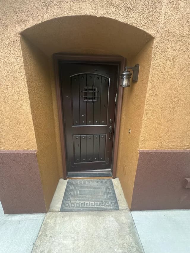 White Chooz Painters logo with blue background placeholder for paintig company logos