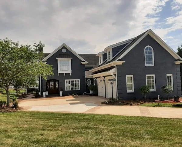 White Chooz Painters logo with blue background placeholder for paintig company logos