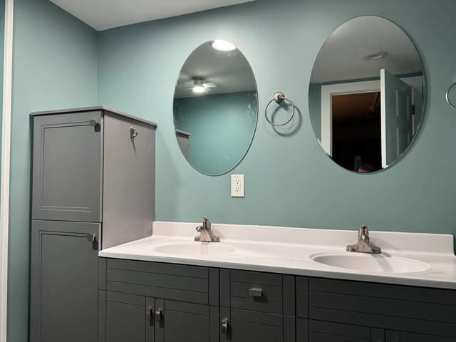 White Chooz Painters logo with blue background placeholder for paintig company logos