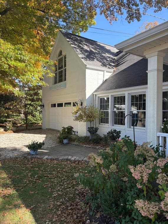 Bombardier Painting gallery image