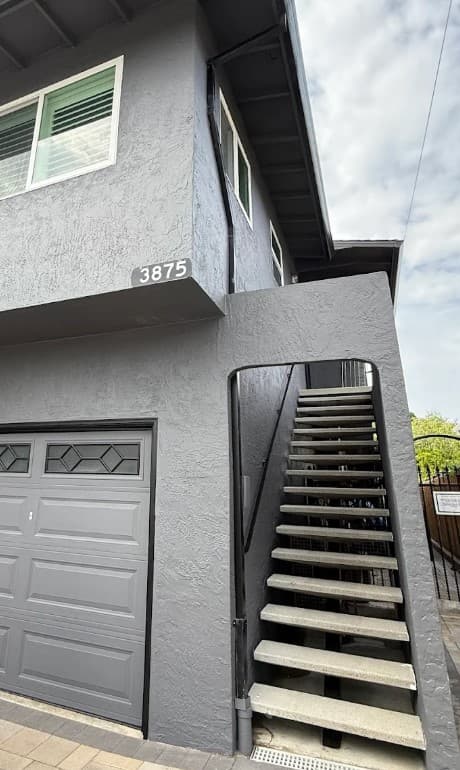 White Chooz Painters logo with blue background placeholder for paintig company logos