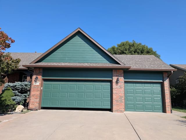 White Chooz Painters logo with blue background placeholder for paintig company logos