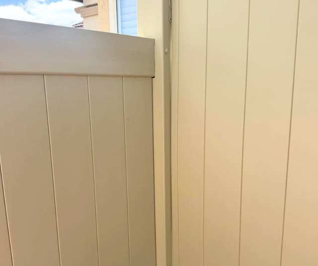 White Chooz Painters logo with blue background placeholder for paintig company logos