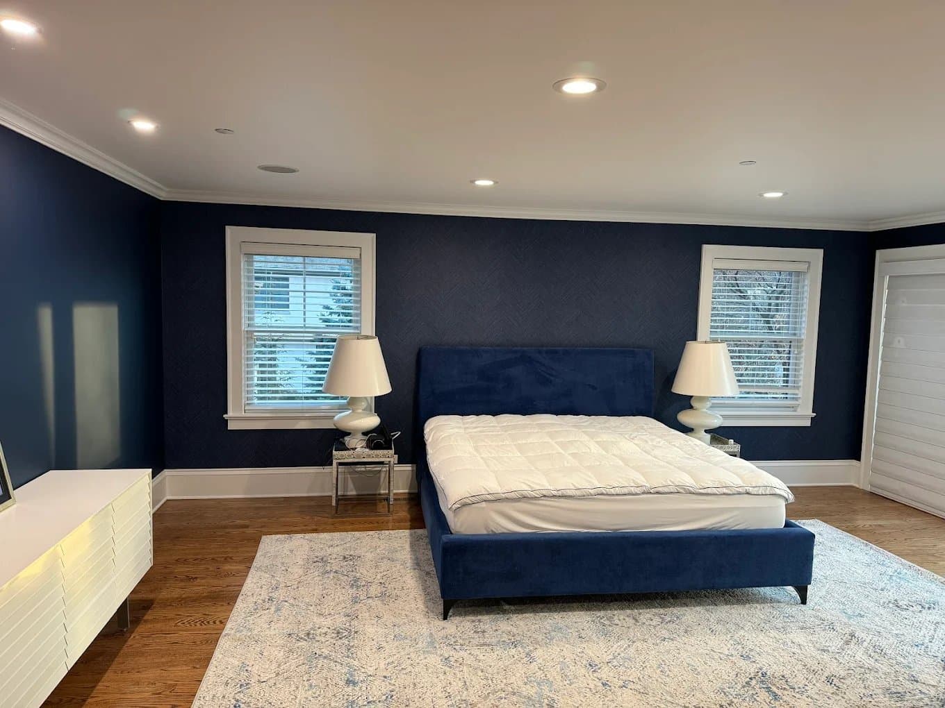 Standard 28 gallery image 1