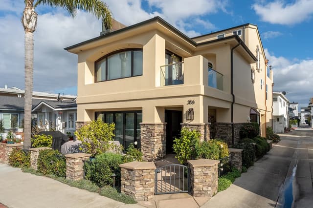 White Chooz Painters logo with blue background placeholder for paintig company logos