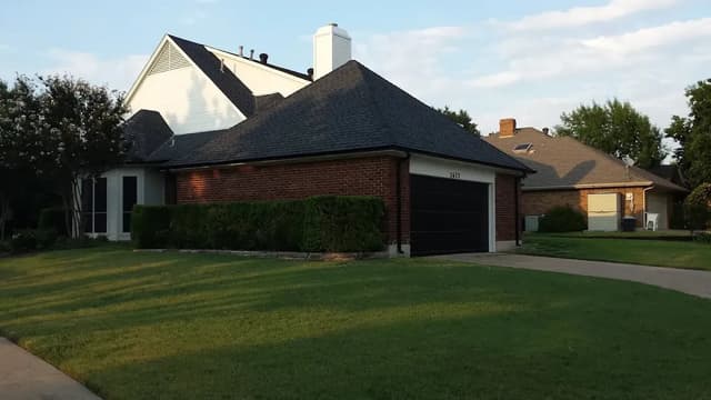 White Chooz Painters logo with blue background placeholder for paintig company logos