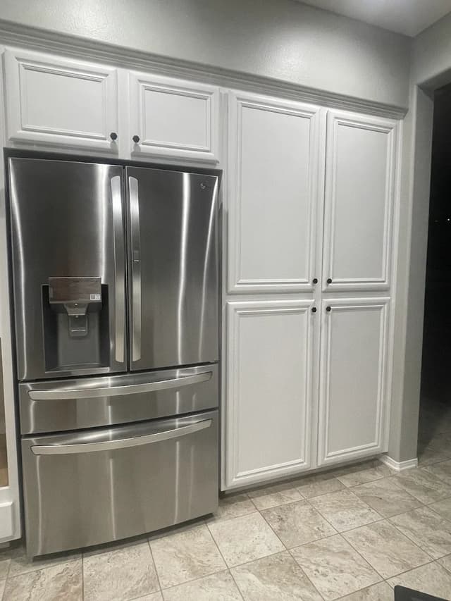 White Chooz Painters logo with blue background placeholder for paintig company logos