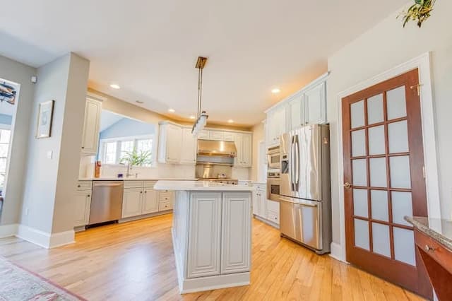 White Chooz Painters logo with blue background placeholder for paintig company logos