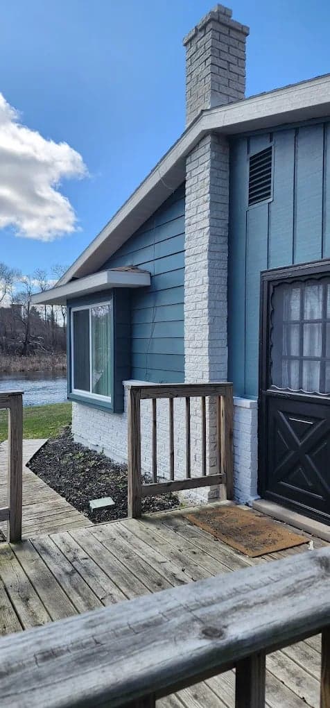 White Chooz Painters logo with blue background placeholder for paintig company logos