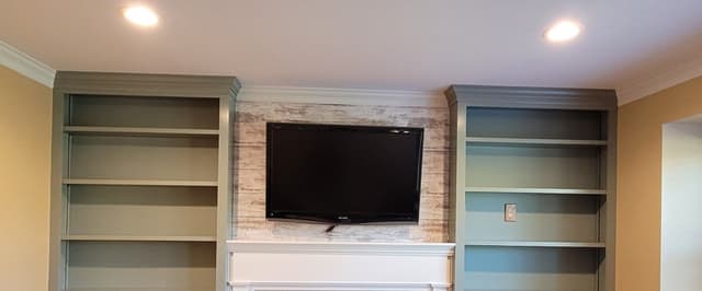 White Chooz Painters logo with blue background placeholder for paintig company logos