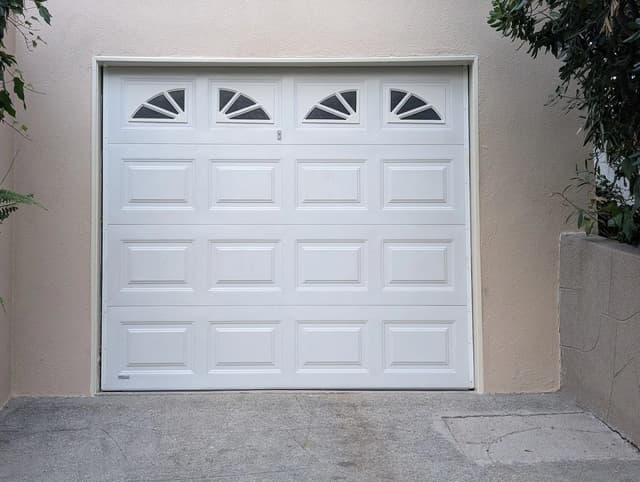 White Chooz Painters logo with blue background placeholder for paintig company logos