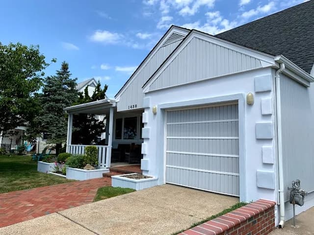 White Chooz Painters logo with blue background placeholder for paintig company logos