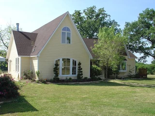 White Chooz Painters logo with blue background placeholder for paintig company logos