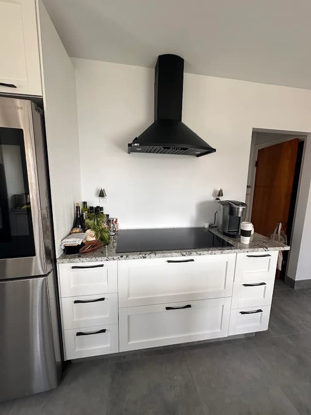 White Chooz Painters logo with blue background placeholder for paintig company logos