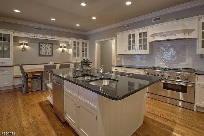 Ibo's Painting, LLC gallery image 4