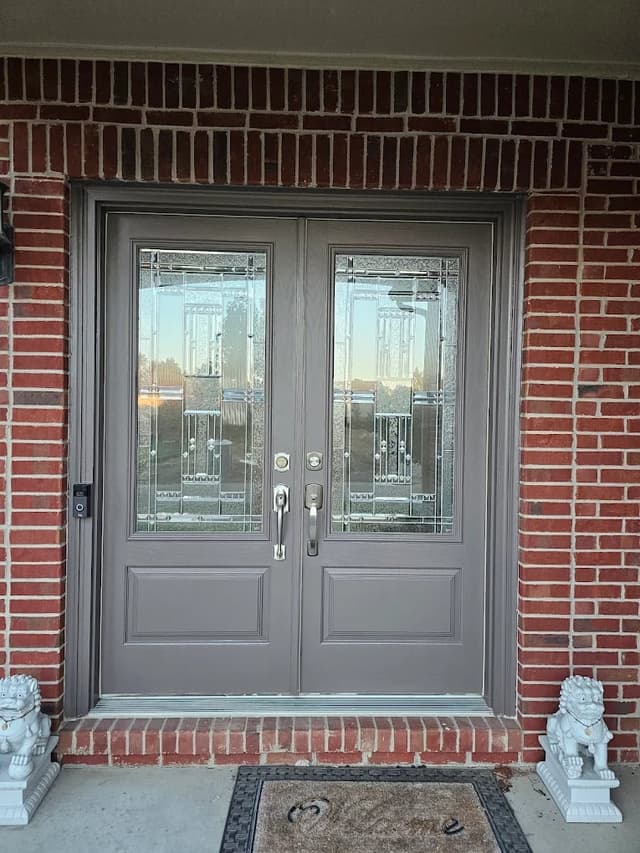 White Chooz Painters logo with blue background placeholder for paintig company logos