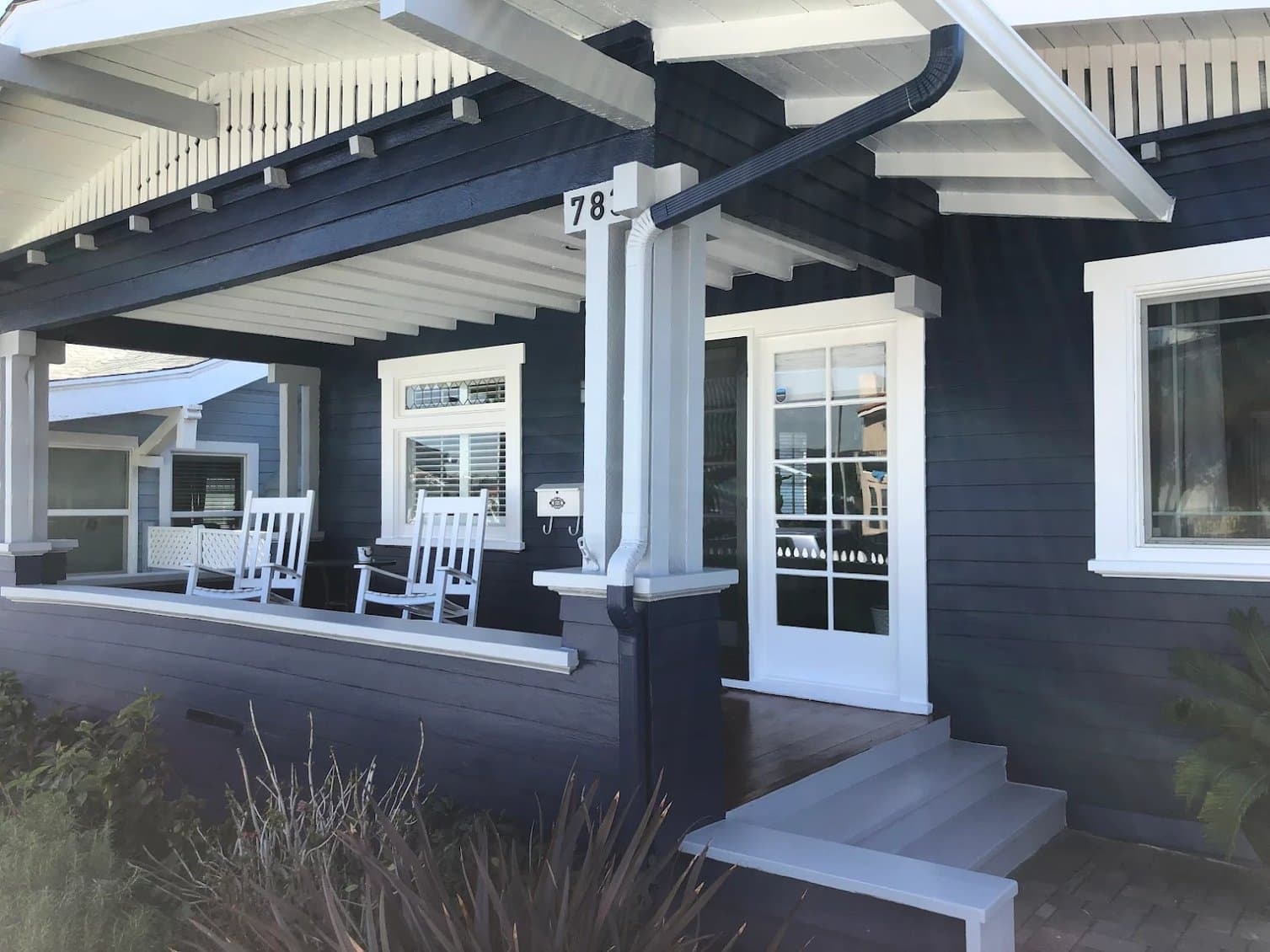 Juanez Painting gallery image 1