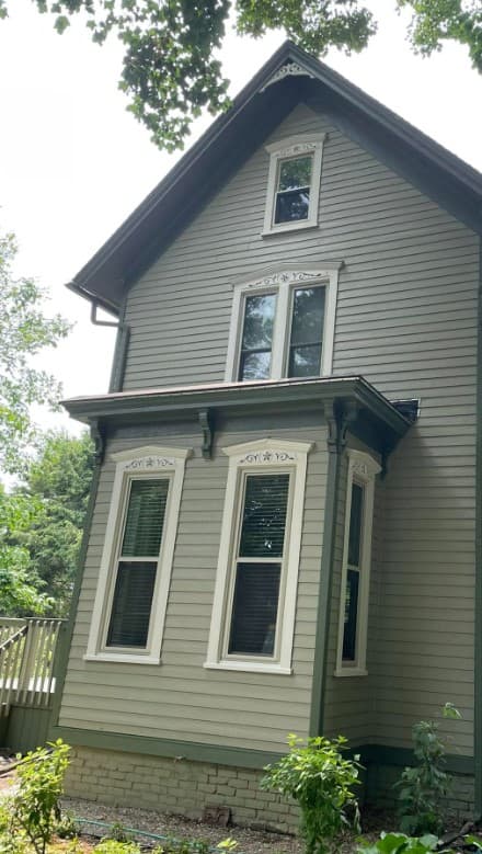 White Chooz Painters logo with blue background placeholder for paintig company logos