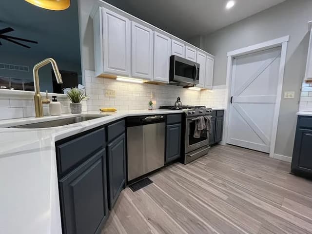 White Chooz Painters logo with blue background placeholder for paintig company logos