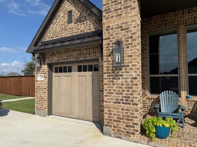 White Chooz Painters logo with blue background placeholder for paintig company logos