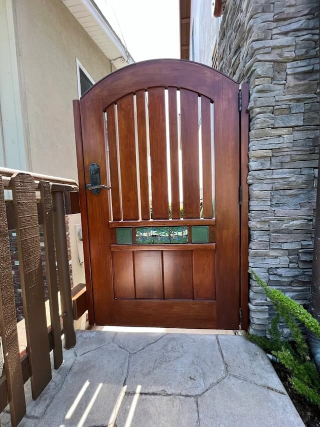 White Chooz Painters logo with blue background placeholder for paintig company logos