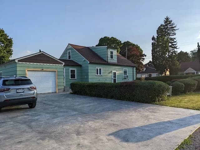 White Chooz Painters logo with blue background placeholder for paintig company logos