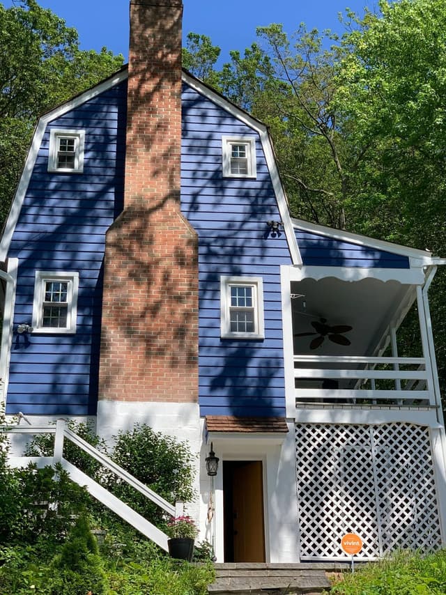 White Chooz Painters logo with blue background placeholder for paintig company logos