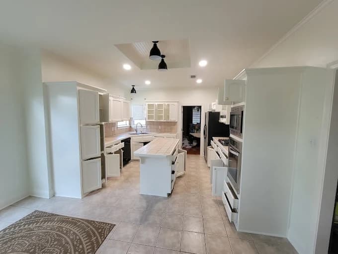 HECTOR PROFESSIONAL PAINTING LLC gallery image 3