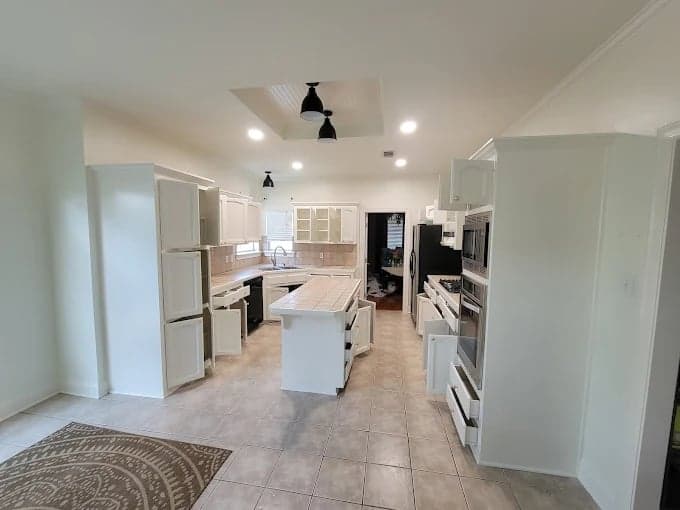 HECTOR PROFESSIONAL PAINTING LLC gallery image 3