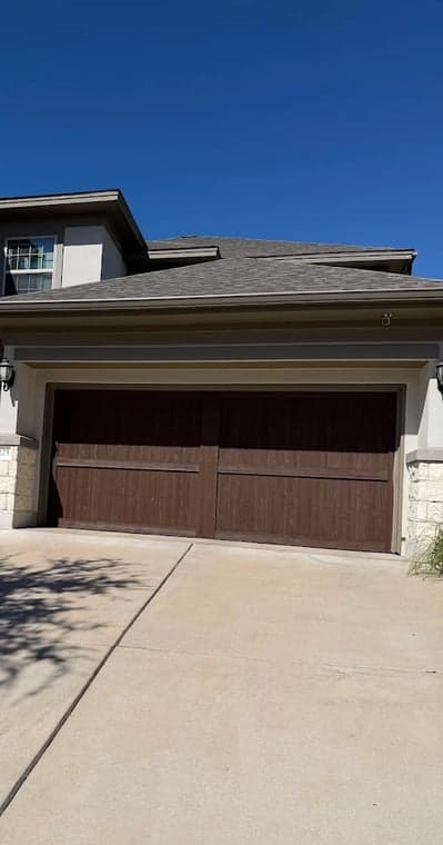 White Chooz Painters logo with blue background placeholder for paintig company logos