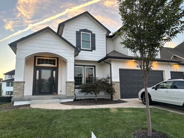 White Chooz Painters logo with blue background placeholder for paintig company logos