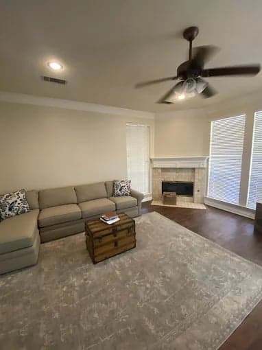 White Chooz Painters logo with blue background placeholder for paintig company logos