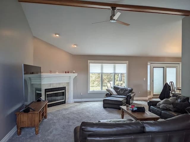 White Chooz Painters logo with blue background placeholder for paintig company logos