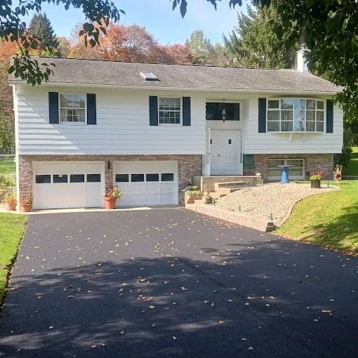 White Chooz Painters logo with blue background placeholder for paintig company logos