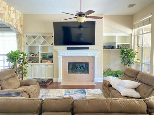 White Chooz Painters logo with blue background placeholder for paintig company logos