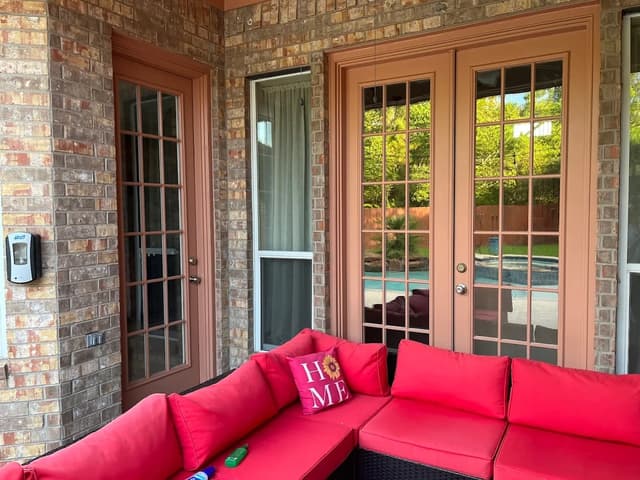 White Chooz Painters logo with blue background placeholder for paintig company logos