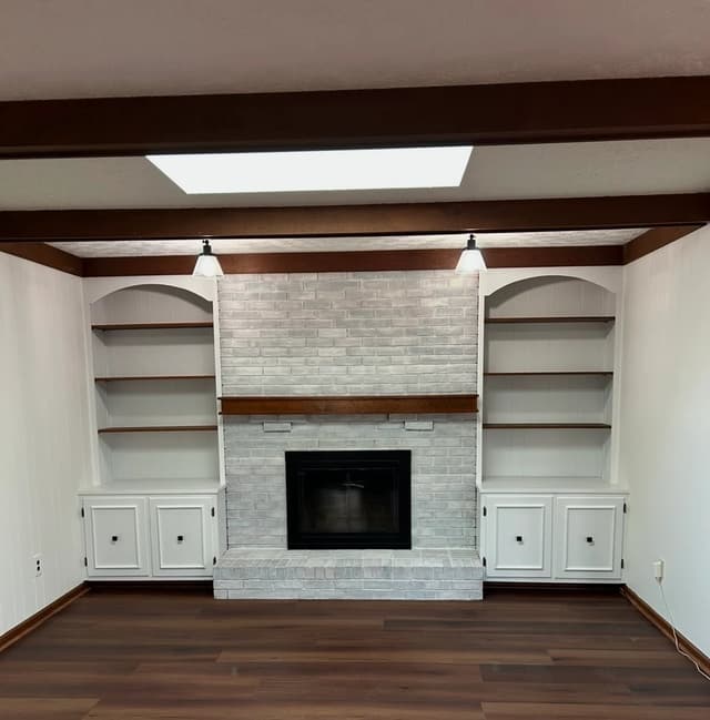 White Chooz Painters logo with blue background placeholder for paintig company logos