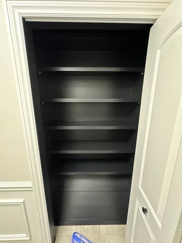 White Chooz Painters logo with blue background placeholder for paintig company logos