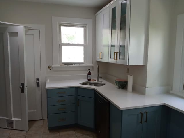 White Chooz Painters logo with blue background placeholder for paintig company logos