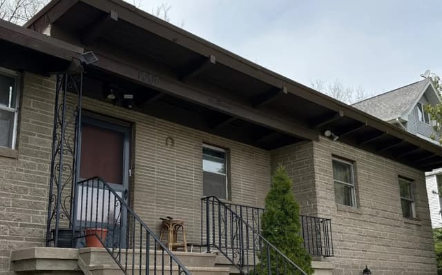 White Chooz Painters logo with blue background placeholder for paintig company logos