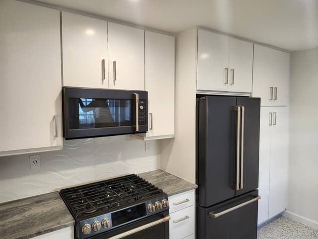 White Chooz Painters logo with blue background placeholder for paintig company logos