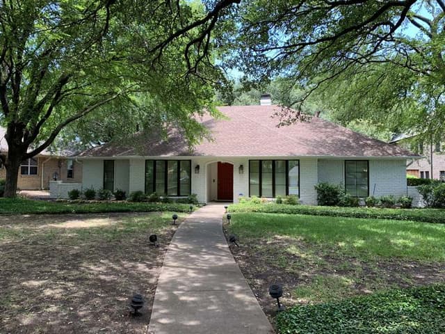 White Chooz Painters logo with blue background placeholder for paintig company logos