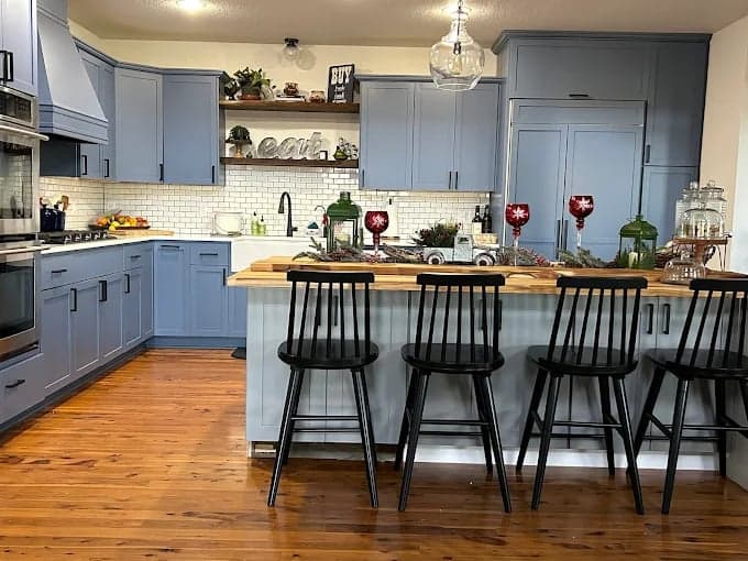 Noble Painting gallery image 3