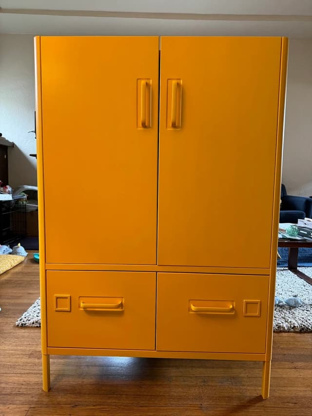 White Chooz Painters logo with blue background placeholder for paintig company logos