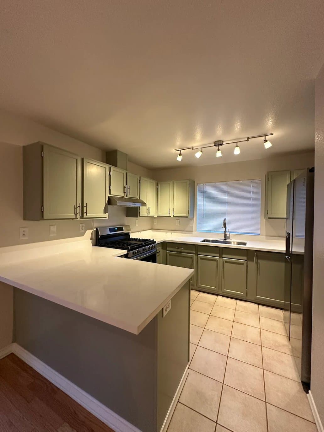 EAG Painting & Decoration Inc gallery image 3