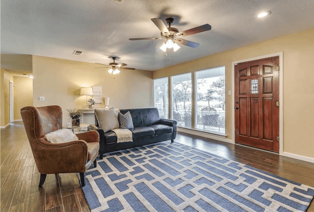 White Chooz Painters logo with blue background placeholder for paintig company logos