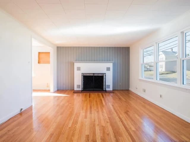 White Chooz Painters logo with blue background placeholder for paintig company logos