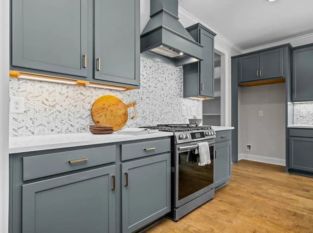 White Chooz Painters logo with blue background placeholder for paintig company logos